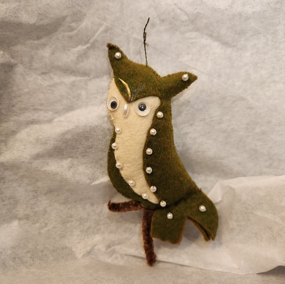 Retro Felted and Beaded Owl Ornament - Picture 9 of 16